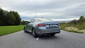 Skoda Superb (6 фото из 6)
