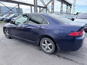 Honda Accord Luxury 2.0 114kW (4 foto / 7)