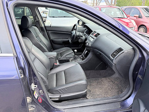 Honda Accord Luxury 2.0 114kW (6 foto / 7)