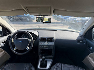 Ford Mondeo Facelift 1.8 81kW (5 foto / 7)
