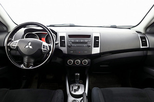 Mitsubishi Outlander Comfort 4x4 ATM 2.4 125kW (5 foto / 7)