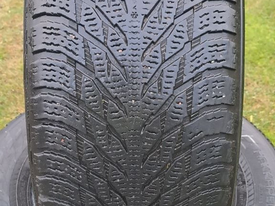 M+S / 265 65 17 / Nokian Hakkapeliitta R3 SUV
