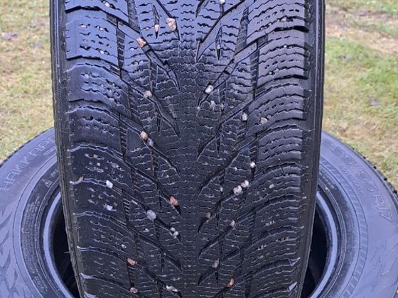 M+S / 225 65 17 / Nokian Hakkapeliitta R3 SUV