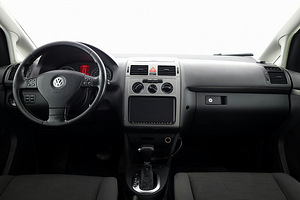Volkswagen Touran Comfortline FAcelift ATM 1.4 110kW (5 foto / 7)