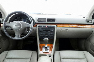 Audi A4 Comfortline Quattro ATM 3.0 162kW (5 фото из 7)
