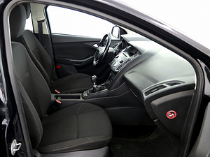 Ford Focus Turnier Comfort 1.0 92kW (6 фото из 7)