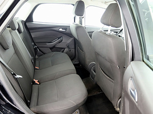 Ford Focus Turnier Comfort 1.0 92kW (7 фото из 7)