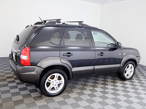Hyundai Tucson Comfort 4x4 ATM 2.7 129kW (3 фото из 7)