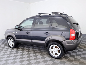 Hyundai Tucson Comfort 4x4 ATM 2.7 129kW (4 фото из 7)