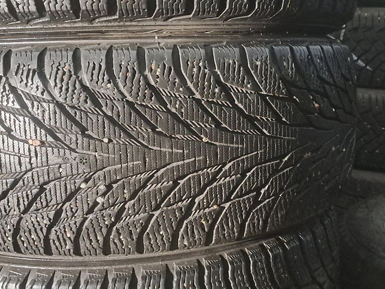 M+S / 225 55 17 / Nokian / Kumho