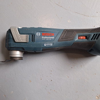 Bosch multitööriist, akunurklihvija
