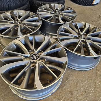 Toyota Original Veljed R 17 + Rõhuandurid