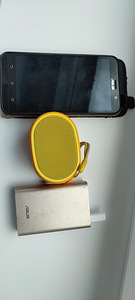 Komplekt, Telefon, powerpank ja kõlar. (2 foto / 3)