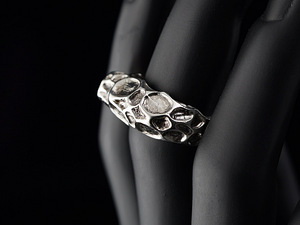 Серебряное кольцо (2 фото из 2)