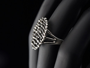 Серебряное кольцо (2 фото из 2)