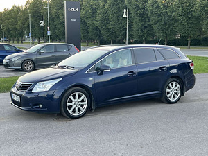 TOYOTA AVENSIS (1 фото из 9)