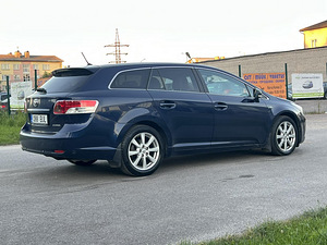TOYOTA AVENSIS (6 фото из 9)