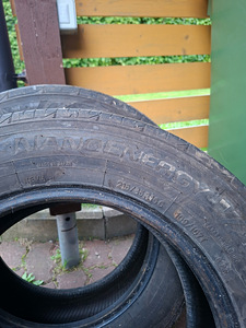 215/65/16C suverehvid (2 foto / 3)