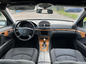 MERCEDES-BENZ E 220 CDI (9 фото из 10)