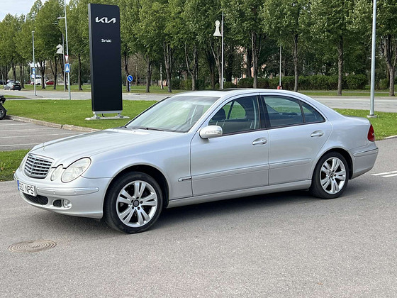 MERCEDES-BENZ E 220 CDI