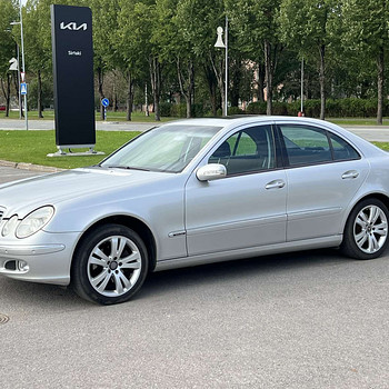 MERCEDES-BENZ E 220 CDI
