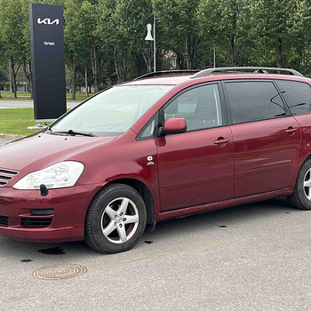 TOYOTA AVENSIS VERSO