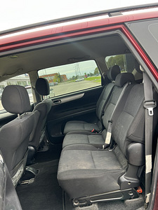TOYOTA AVENSIS VERSO (9 фото из 10)