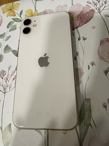iPhone 11 (2 foto / 4)