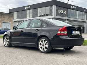 VOLVO S40 (6 фото из 10)