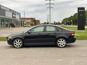 VOLVO S40 (4 фото из 10)