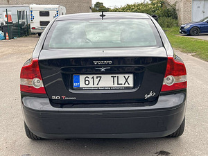 VOLVO S40 (8 фото из 10)