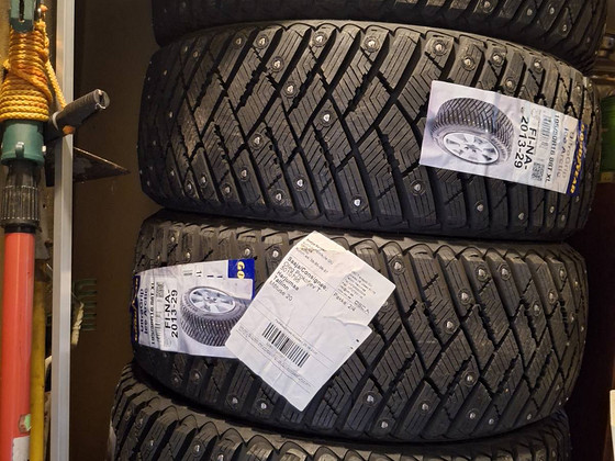 Goodyear ULTRA GRIP ICE ARCTIC 195/50R16 88T