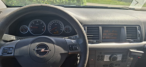 Opel Vectra 1.9 CDTI (8 фото из 8)
