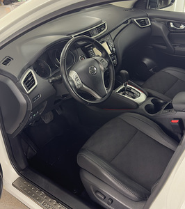 Nissan Qashqai (7 фото из 12)