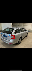 Skoda Octavia (6 фото из 7)