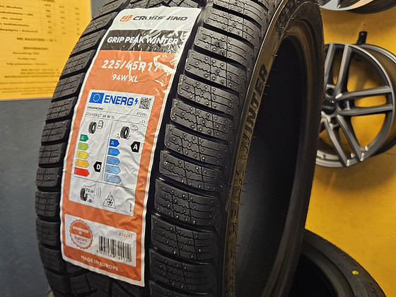 225 45 R 17 Crosswind Grip Peak Winter ( made by Michelin )