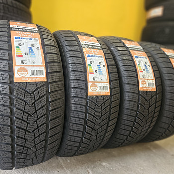 225 45 R 18 Crosswind Grip Peak Winter ( made by Michelin )