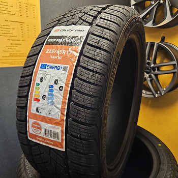 225 45 R 18 Crosswind Grip Peak Winter ( made by Michelin )