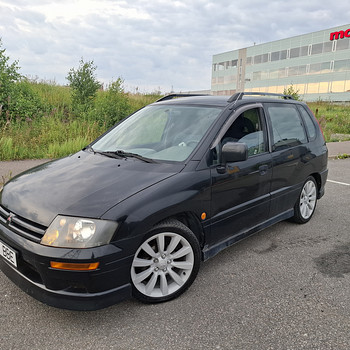 Mitsubishi Space Runner 2.4
