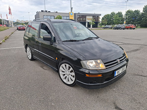 Mitsubishi Space Runner 2.4 (2 фото из 12)
