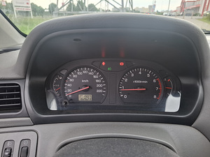 Mitsubishi Space Runner 2.4 (7 фото из 12)