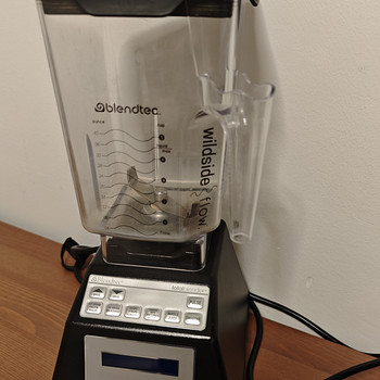 BLENDTEC TOTALBLEND blender