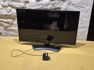 28" Телевизор/монитор LG 28MT48DF (в хорошем состоянии) (1 фото из 5)