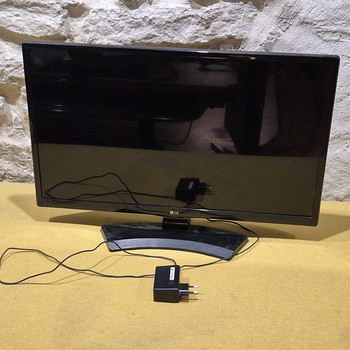 Продаётся 28" телевизор/монитор LG 28MT48DF (в хорошем состоянии)