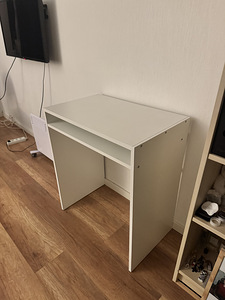 Письменный стол Ikea (1 фото из 3)