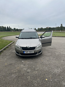 Škoda Roomster 1.6 TDI 77 кВт – 2012 (14 фото из 14)