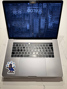Apple MacBook Pro 15” 2018 - НА ЗАПЧАСТИ (2 фото из 2)