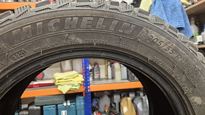 MICHELIN X-ICE NORTH 4 . 205/55/16 (3 фото из 3)