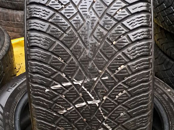 M+S / 235 50 19 / Nokian Hakkapeliitta R5
