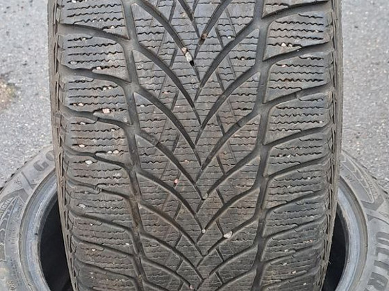 M+S / 235 45 18 / Goodyear